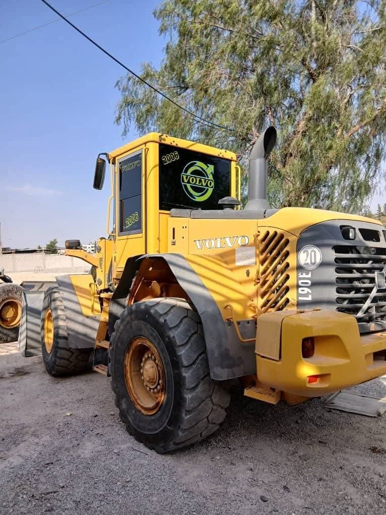 تركس للبيع في سوريا, لودر VOLVO_L90E  مديل 2003 تواجد دمشق, أفضل موقع لبيع المعدات الثقيلة في سوريا