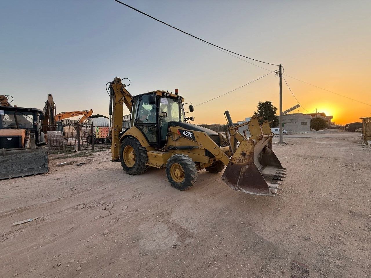 تركس+حفار للبيع في سوريا, لودر كتربلر 422e موديل 2019 تواجد ادلب, أفضل موقع لبيع المعدات الثقيلة في سوريا
