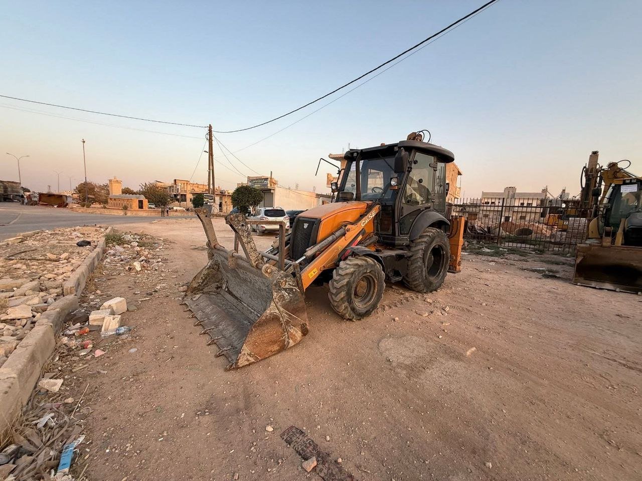 تركس+حفار للبيع في سوريا, لودر case 120 موديل 2019 تواجد ادلب, أفضل موقع لبيع المعدات الثقيلة في سوريا