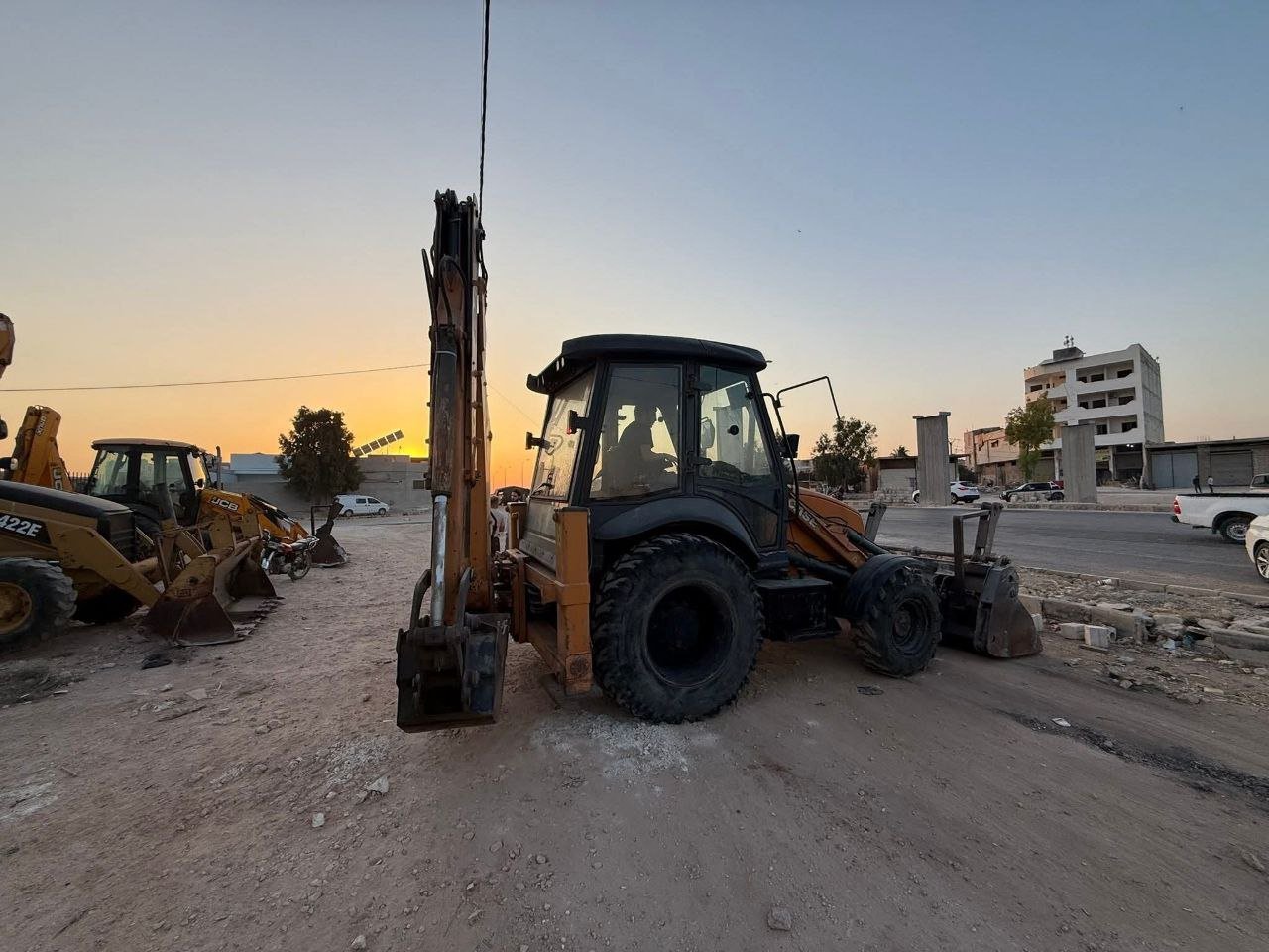 تركس+حفار للبيع في سوريا, لودر case 120 موديل 2019 تواجد ادلب, أفضل موقع لبيع المعدات الثقيلة في سوريا