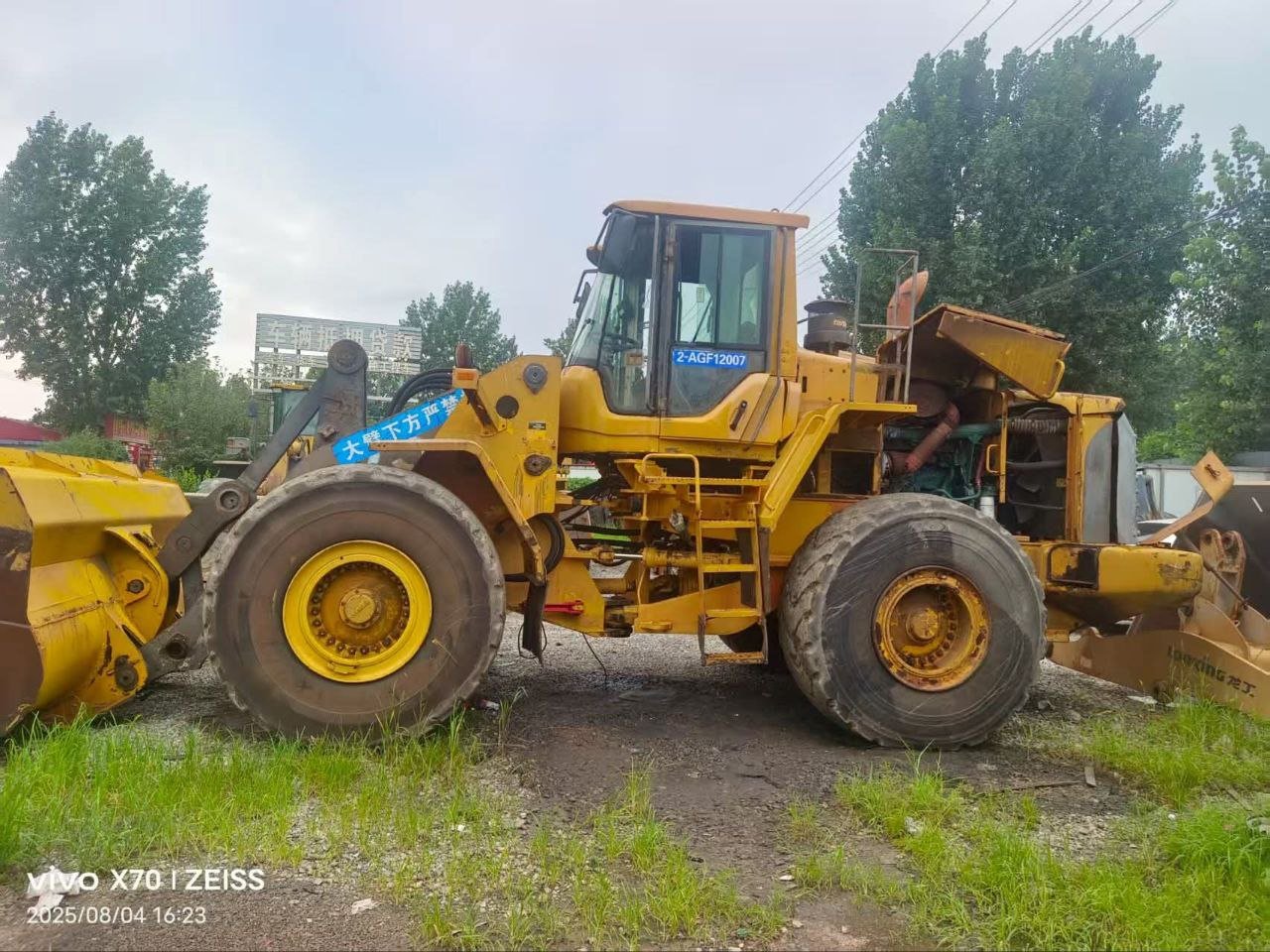 تركس للبيع في سوريا , لودرفولفو L180F موديل 2012 تواجد دمشق , أفضل موقع لبيع المعدات الثقيلة في سوريا