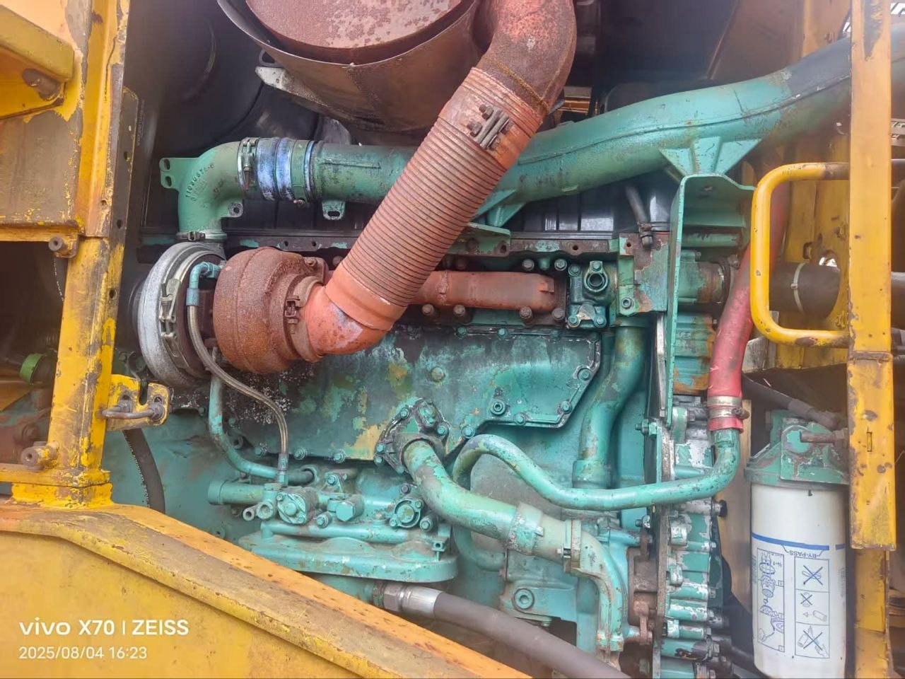 تركس للبيع في سوريا , لودرفولفو L180F موديل 2012 تواجد دمشق , أفضل موقع لبيع المعدات الثقيلة في سوريا