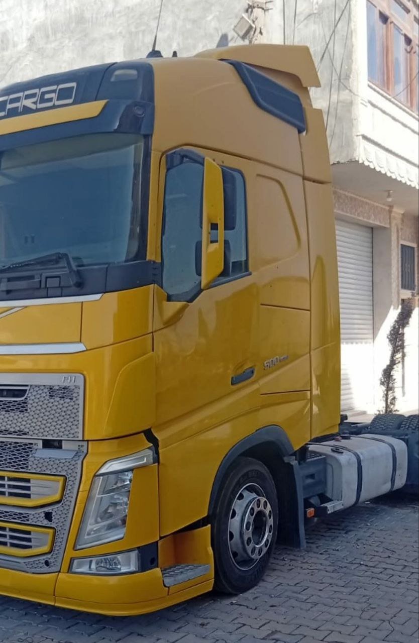 راس شاحنة للبيع في سوريا, فولفو 500 موديل 2015 تواجد حلب, أفضل موقع لبيع المعدات الثقيلة في سوريا