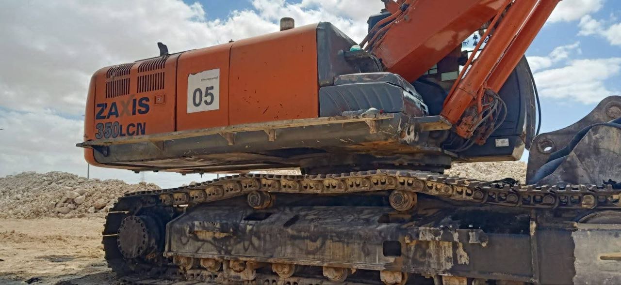 حفار للبيع في سوريا, باكر هيتاشي 350موديل 2015  تواجد دمشق, أفضل موقع لبيع المعدات الثقيلة في سوريا