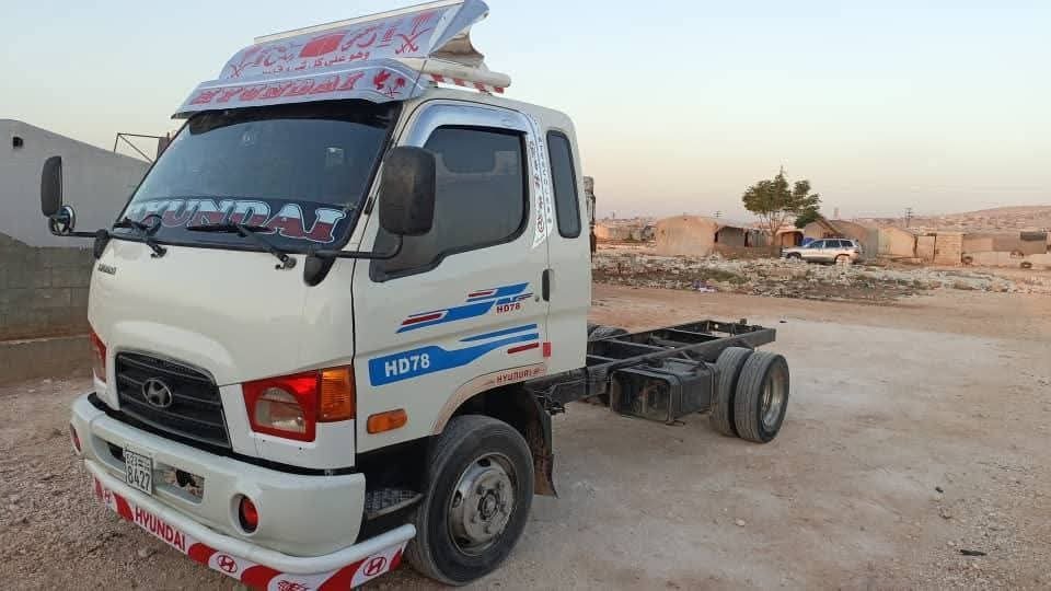 راس شاحنة للبيع في سوريا, هيونداي 240 موديل 2012 تواجد ادلب, أفضل موقع لبيع المعدات الثقيلة في سوريا
