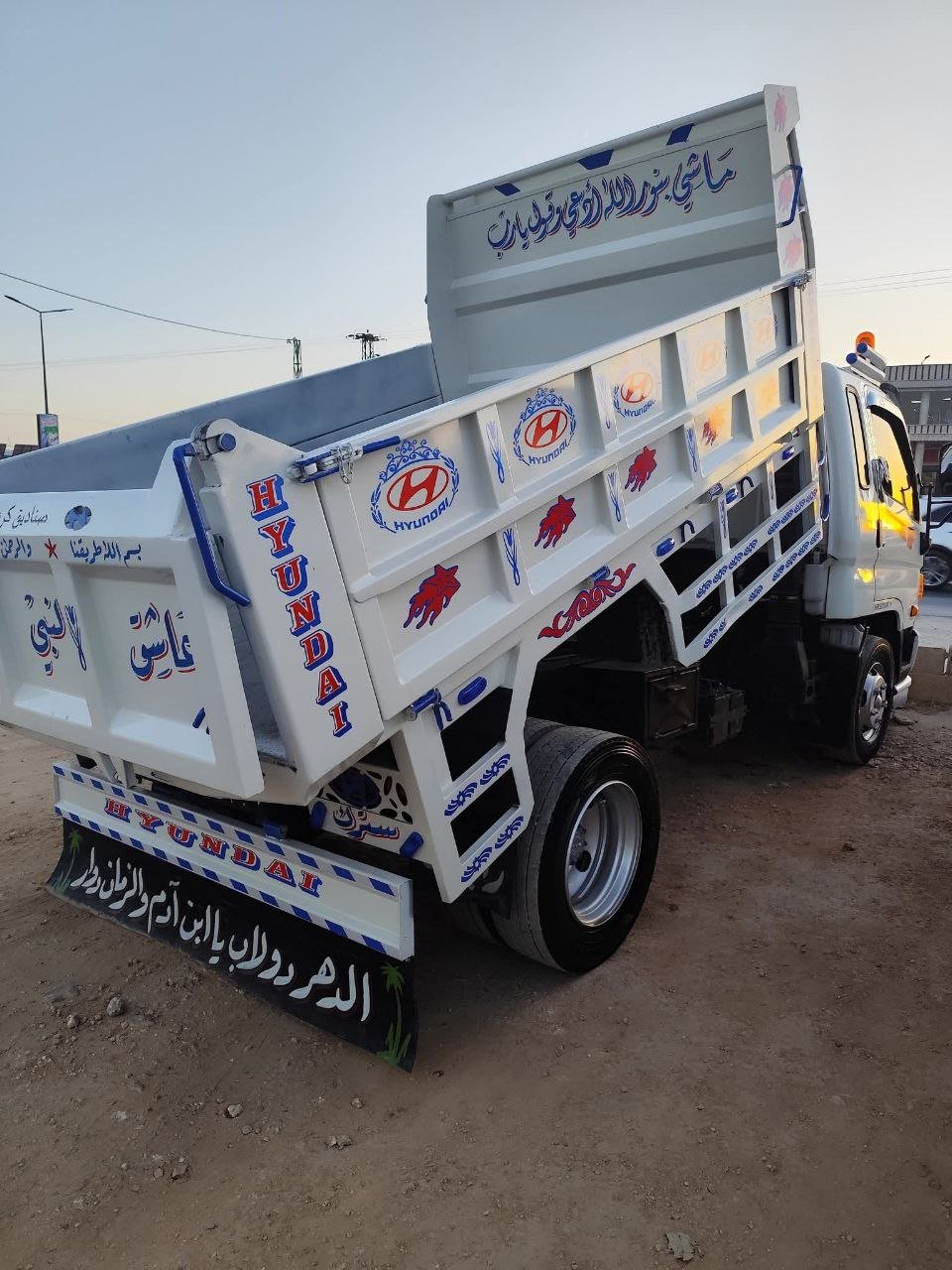 شاحنة قلاب هيونداي للبيع في سوريا , قلاب Hyundai 420 موديل 2012 تواجد إدلب , أفضل موقع لبيع الشاحنات والمعدات الثقيلة في سوريا