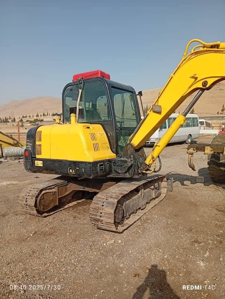 حفار للبيع في سوريا, هيونداي 210 موديل 2002 تواجد دمشق, أفضل موقع لبيع الشاحنات والمعدات الثقيلة في سوريا