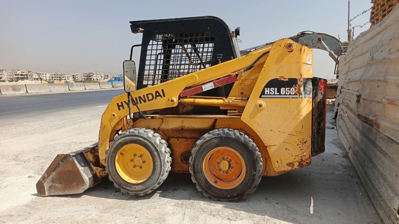 Bobcat for sale in Syria, Hyundai HSL650 2007 model, located in Damascus, the best site for selling trucks and heavy equipment in Syria.