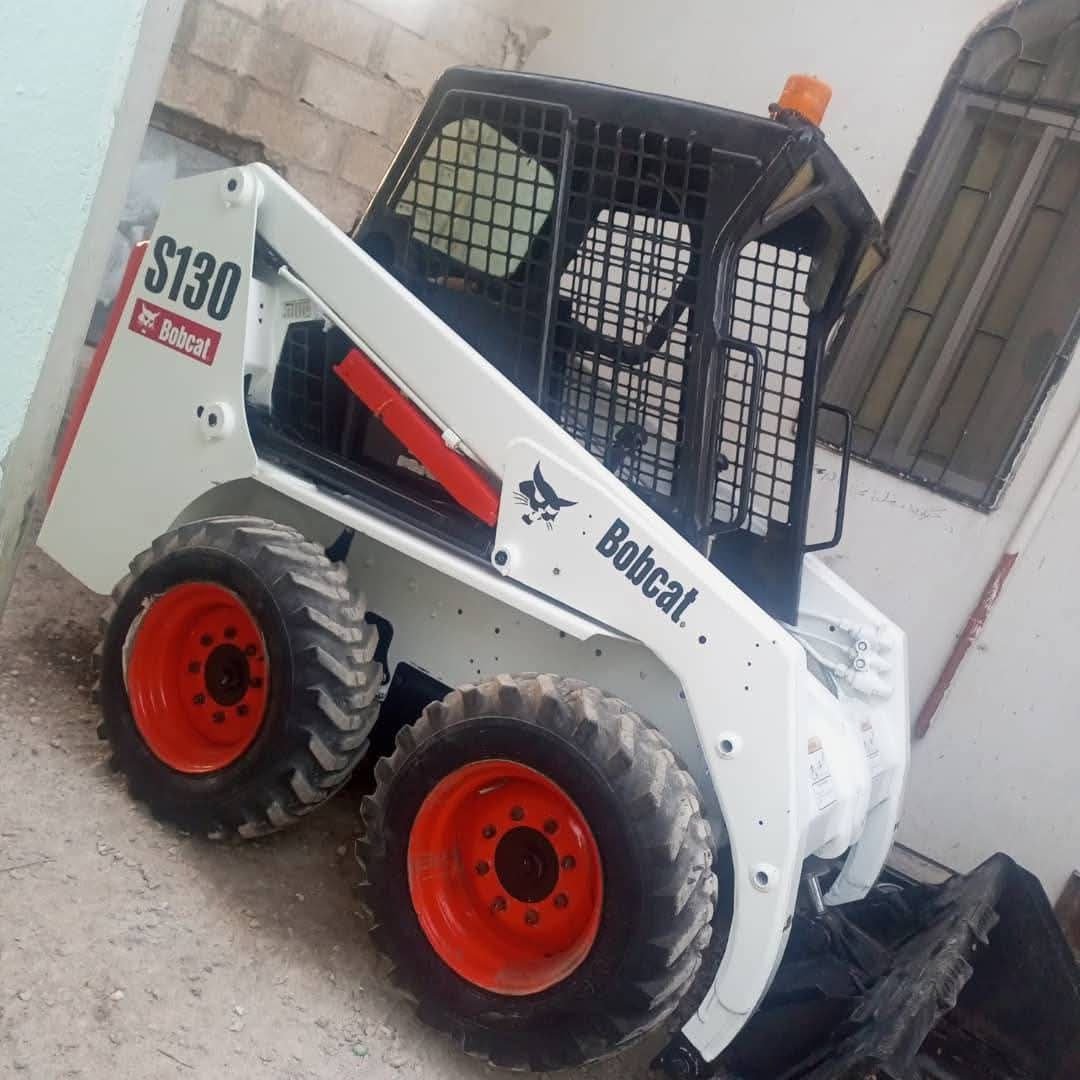 Bobcat for sale in Syria, Bobcat S130 2010 model, located in Daraa, the best site for selling trucks and heavy equipment in Syria.