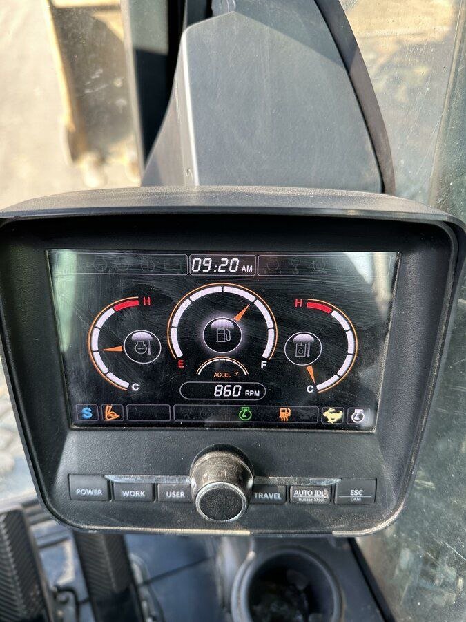 Excavator for sale in Syria, Hyundai 180w model 2020 exported from Jordan to Syria, the best site for selling trucks and heavy equipment in Syria.