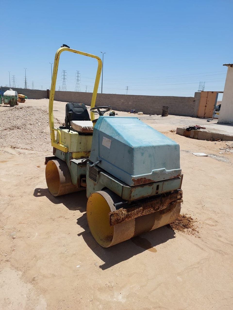 Roller for sale in Syria, Ammann AV20-2 model 2002 export from Saudi Arabia to Syria, the best site for selling trucks and heavy equipment in Syria.