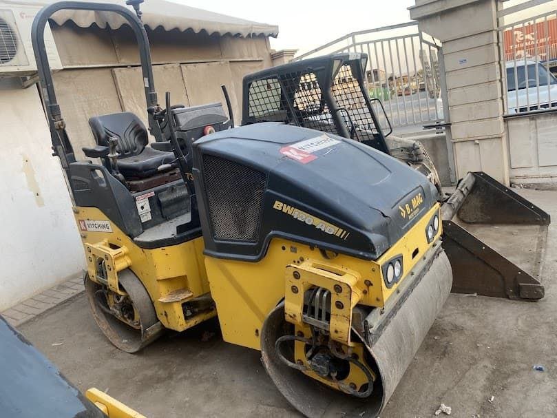 Roller for sale in Syria, Bomag BW120, model 2015, export from Saudi Arabia to Syria, the best site for selling trucks and heavy equipment in Syria.