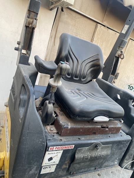Roller for sale in Syria, Bomag BW120, model 2015, export from Saudi Arabia to Syria, the best site for selling trucks and heavy equipment in Syria.