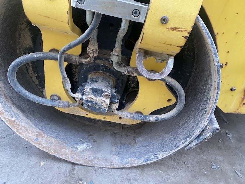 Roller for sale in Syria, Bomag BW120, model 2015, export from Saudi Arabia to Syria, the best site for selling trucks and heavy equipment in Syria.