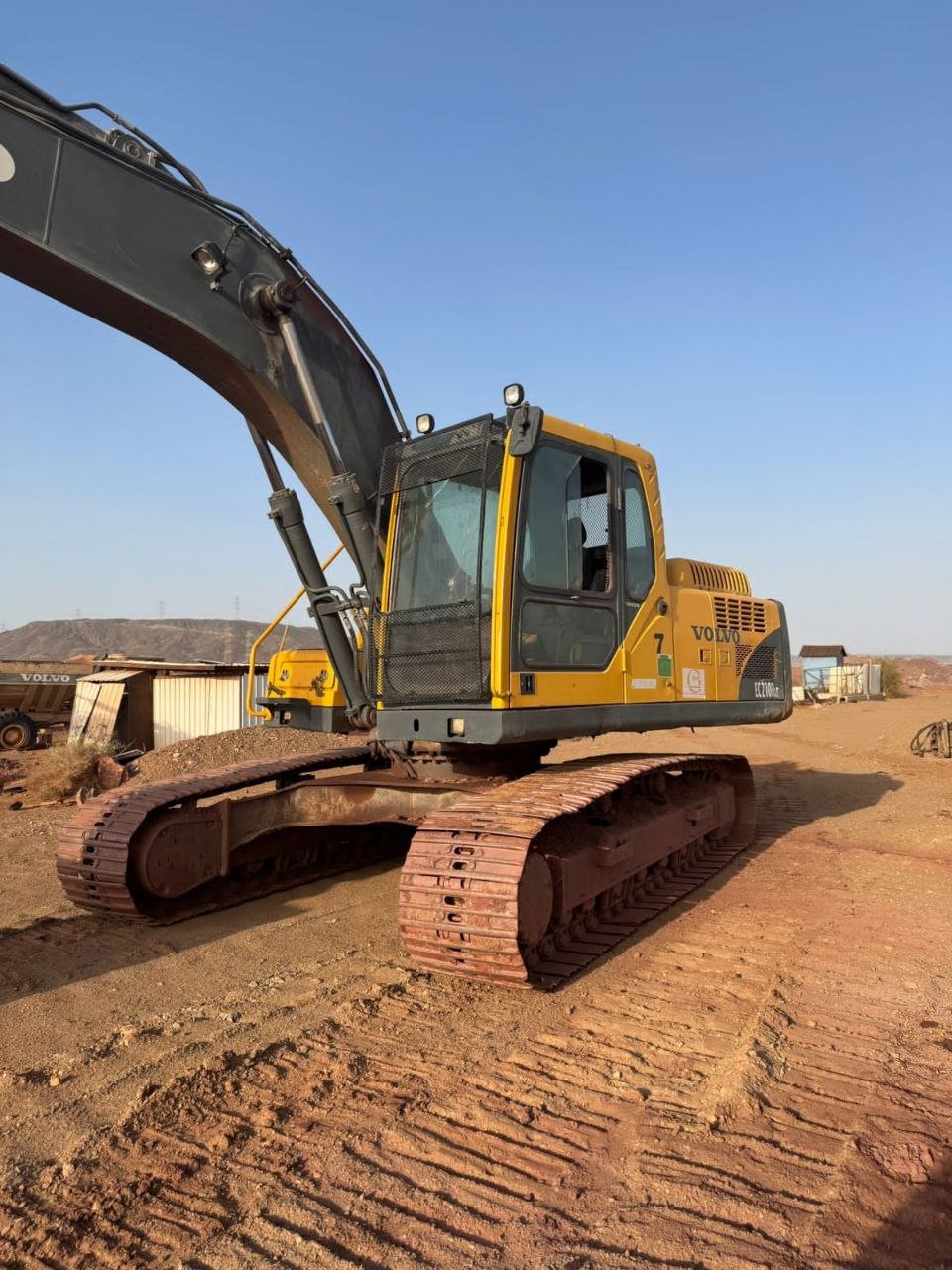 Excavator for sale in Syria, Volvo EC210B model 2014 exported from Saudi Arabia to Syria, the best site for selling trucks and heavy equipment in Syria.