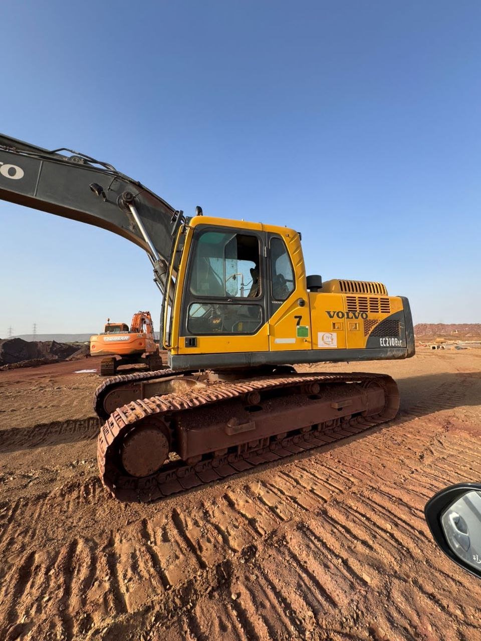 Excavator for sale in Syria, Volvo EC210B model 2014 exported from Saudi Arabia to Syria, the best site for selling trucks and heavy equipment in Syria.