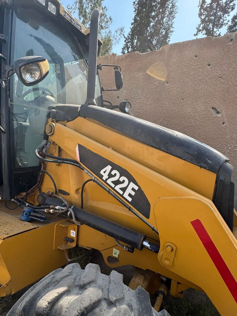 Tractors for sale in Syria, Caterpillar 422E model 2014 located in Damascus, the best site for selling trucks and heavy equipment in Syria.