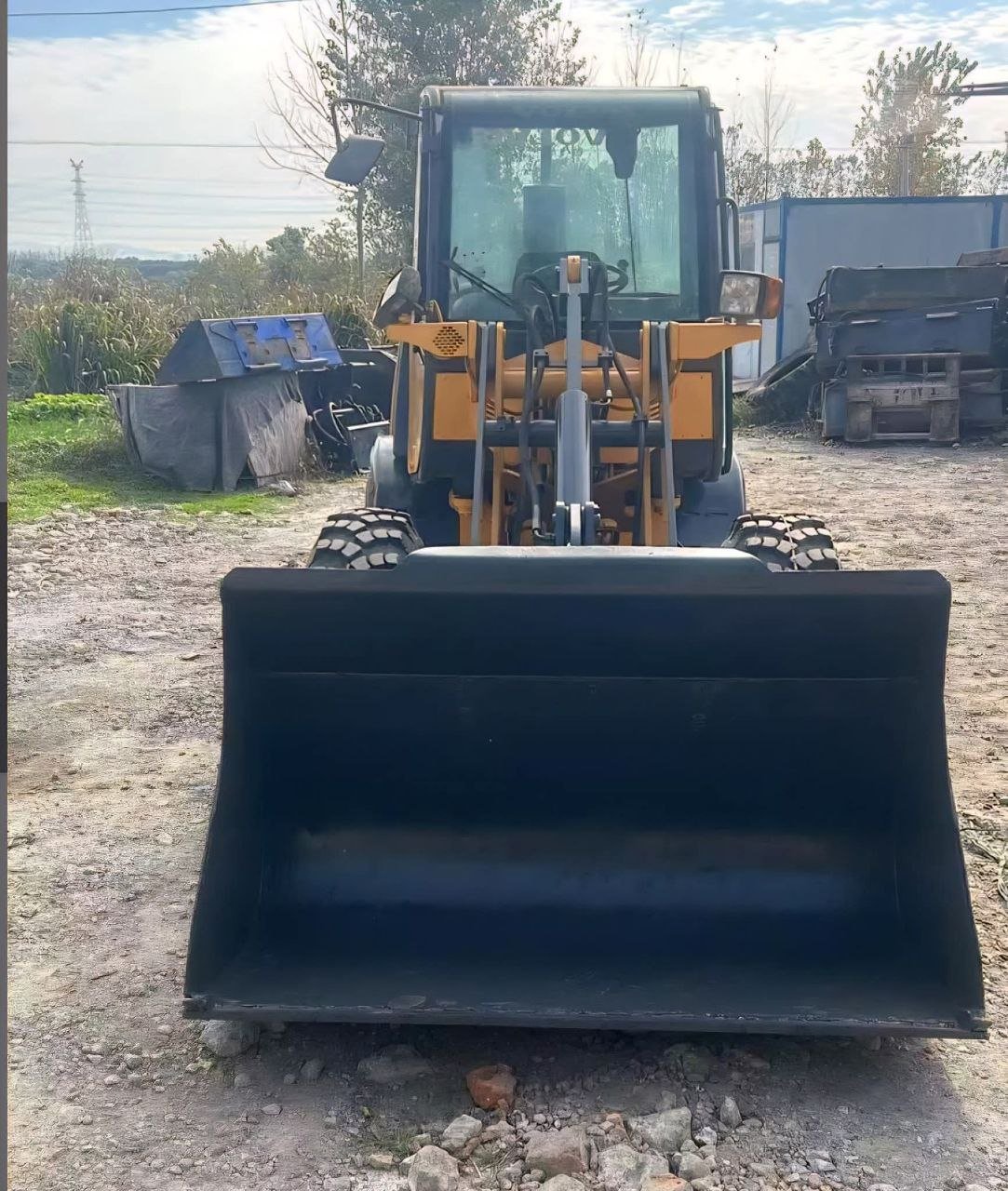 Trucks for sale in Syria, VOLVO L20 model 2021 located in Damascus, the best site for selling trucks and heavy equipment in Syria.