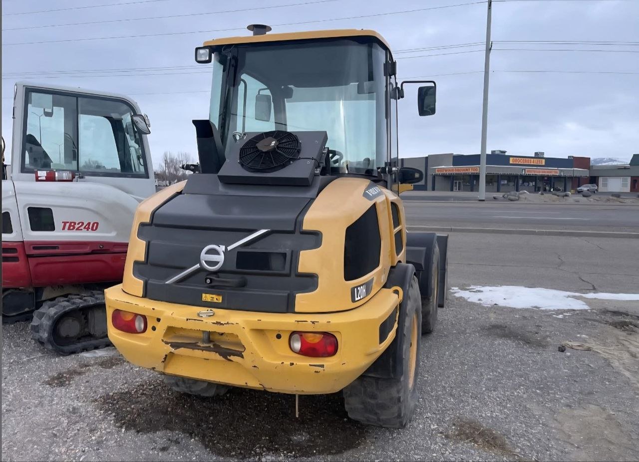 تركس للبيع في سوريا, VOLVO L20 موديل 2015 تواجد حمص, أفضل موقع لبيع الشاحنات والمعدات الثقيلة في سوريا