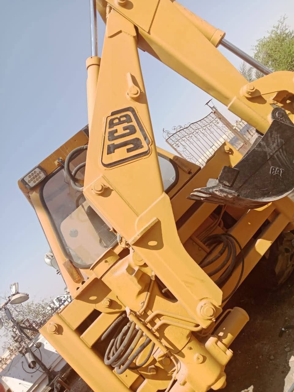 Excavator for sale in Syria, JCB 120 model 1998 located in Idlib, the best site for selling trucks and heavy equipment in Syria.