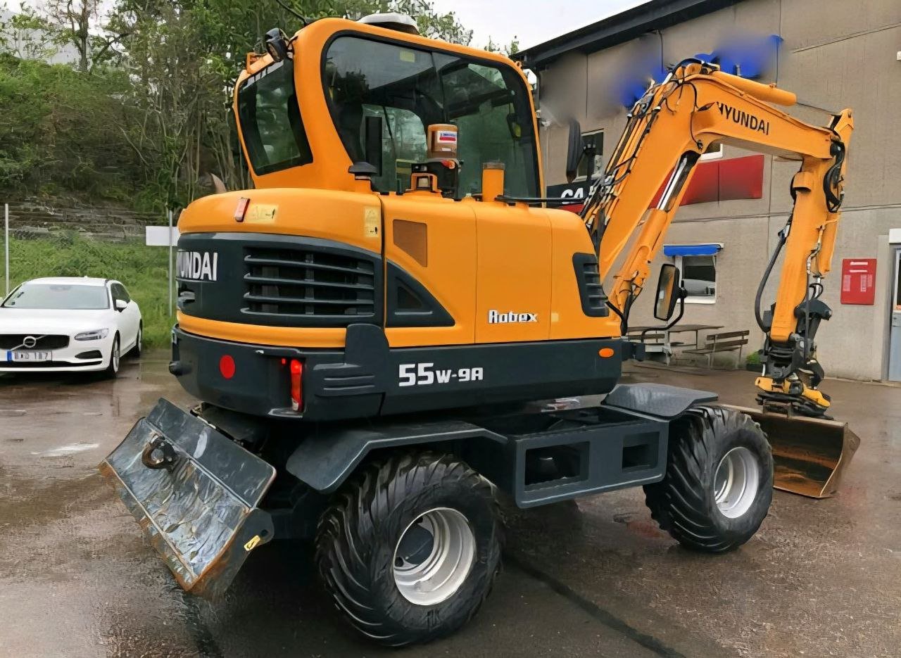 Excavator for sale in Syria, Hyundai 55W model 2016 located in Damascus, the best site for selling trucks and heavy equipment in Syria.