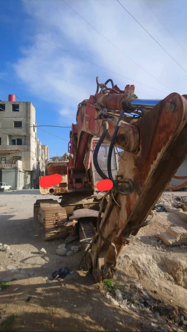 Excavator for sale in Syria, Poclain 125 model 1987 available in Homs, the best site to sell trucks and heavy equipment in Syria.