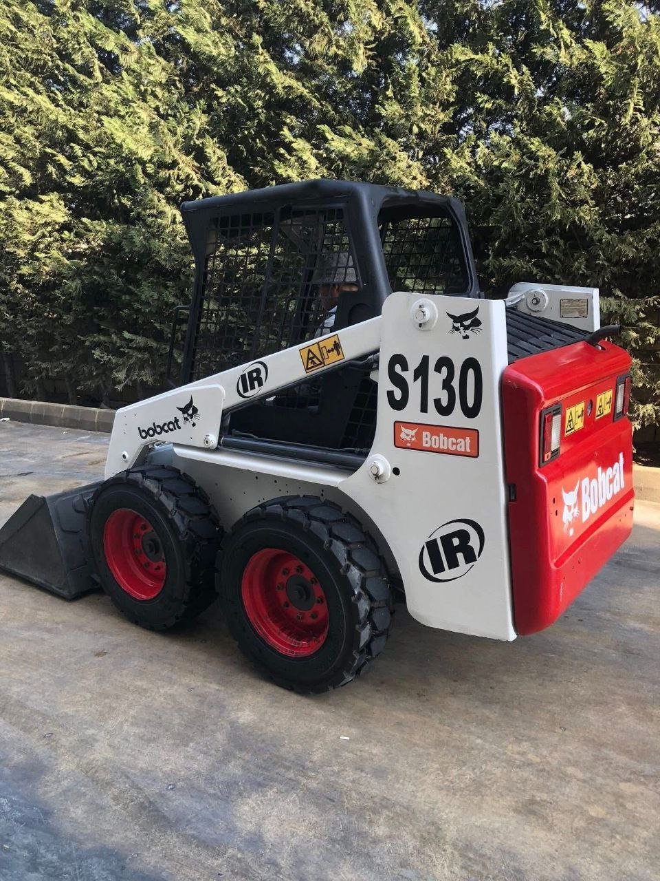 Bobcats for sale in Syria, Bobcat S130 model 2005 exported from Lebanon to Syria, the best site for selling trucks and heavy equipment in Syria.