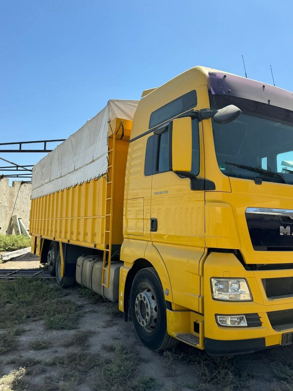 Trailer for sale in Syria, Man Tcx model 2011 located in Damascus, the best site for selling trucks and heavy equipment in Syria.