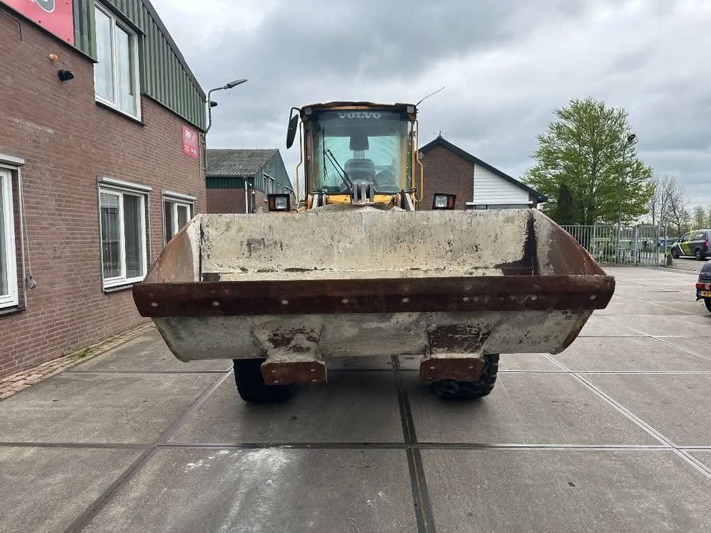 تركس للبيع في سوريا, Volvo L60 E موديل 2005 تواجد دمشق, أفضل موقع لبيع الشاحنات والمعدات الثقيلة في سوريا