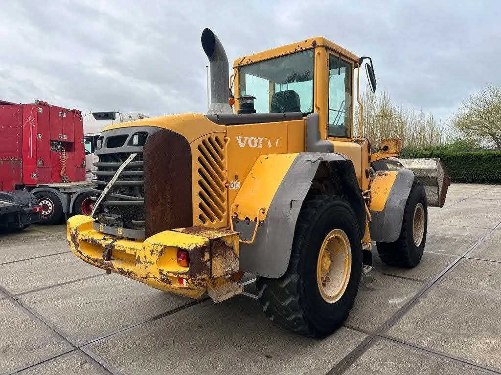 تركس للبيع في سوريا, Volvo L60 E موديل 2005 تواجد دمشق, أفضل موقع لبيع الشاحنات والمعدات الثقيلة في سوريا