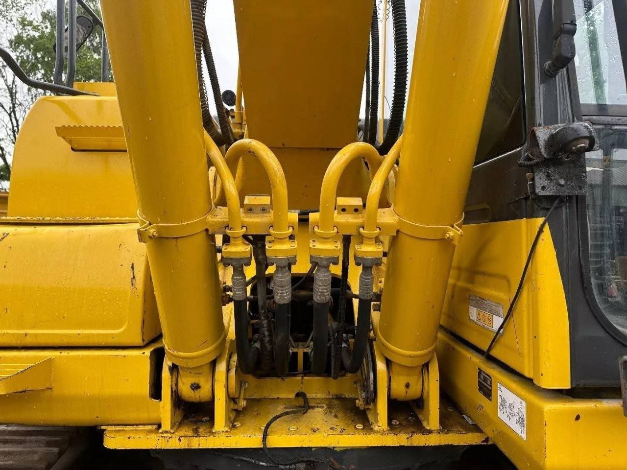 Excavator for sale in Syria, Komatsu PC 290 LC-10 model 2014 located in Damascus, the best site for selling trucks and heavy equipment in Syria.