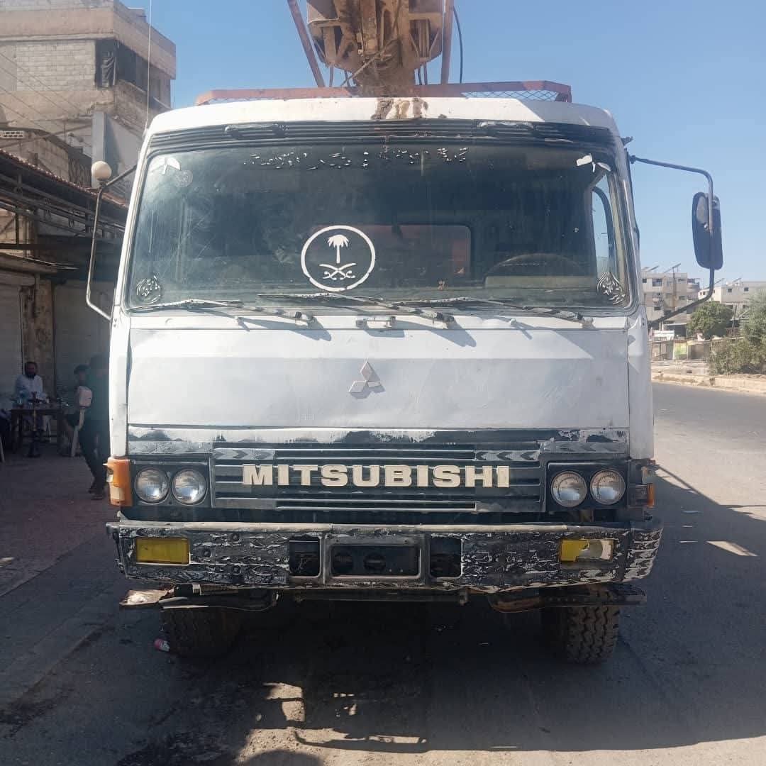 Excavator for sale in Syria, Mitsubishi 140 model 2000 located in Damascus, the best site for selling trucks and heavy equipment in Syria.