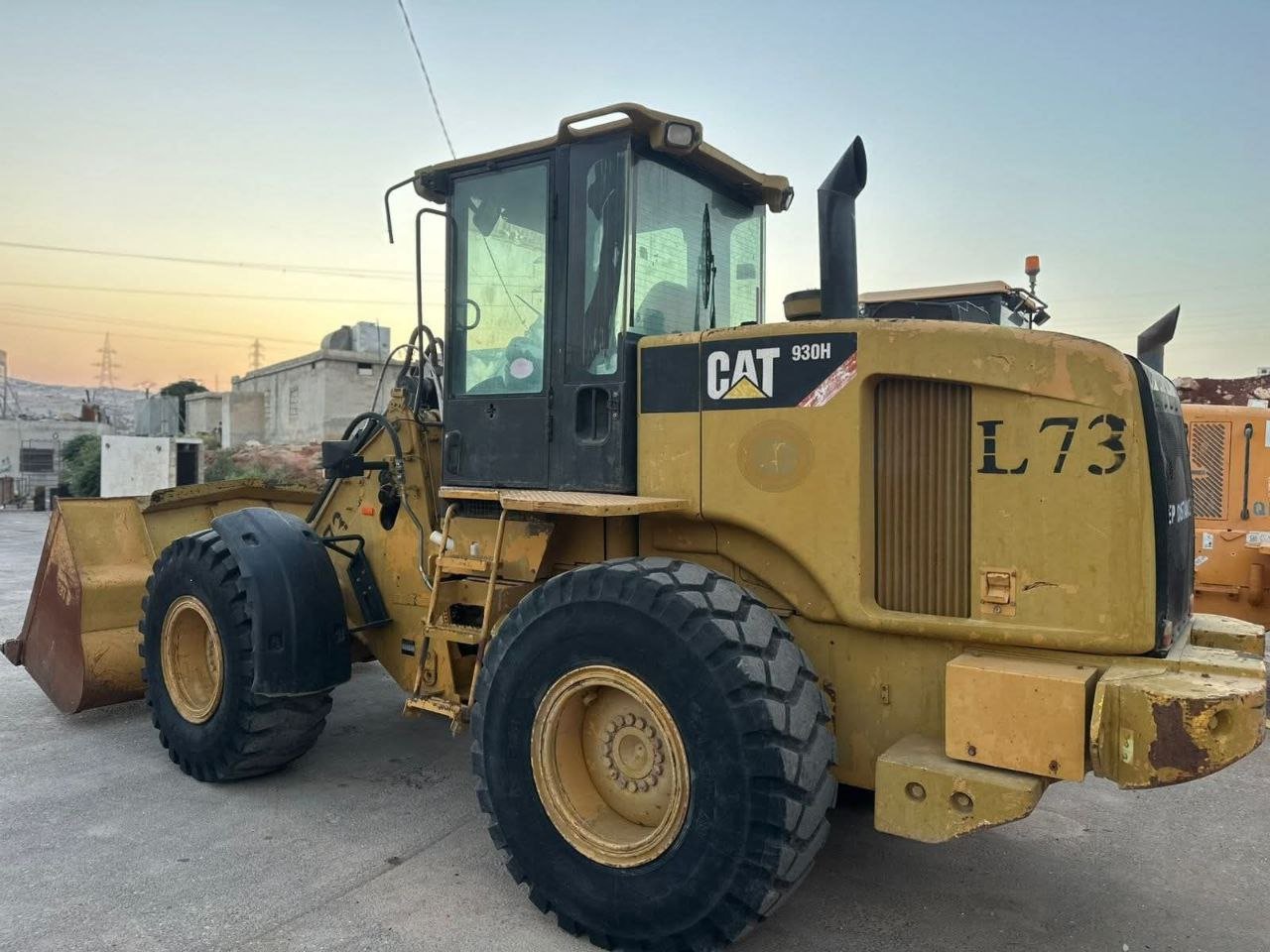 تركس للبيع في سوريا, كات 930 موديل 2009 تواجد ادلب, أفضل موقع لبيع الشاحنات والمعدات الثقيلة في سوريا