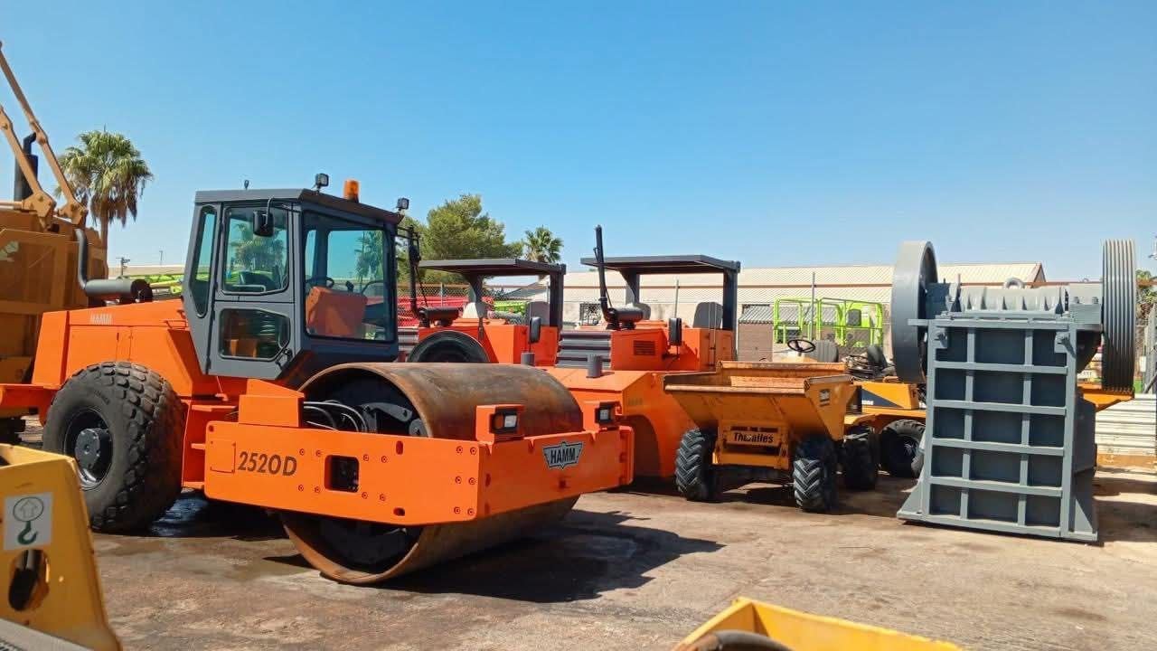 Hamm roller for sale in Syria, Hamm 252 model 2015 located in Damascus, the best site for selling trucks and heavy equipment in Syria