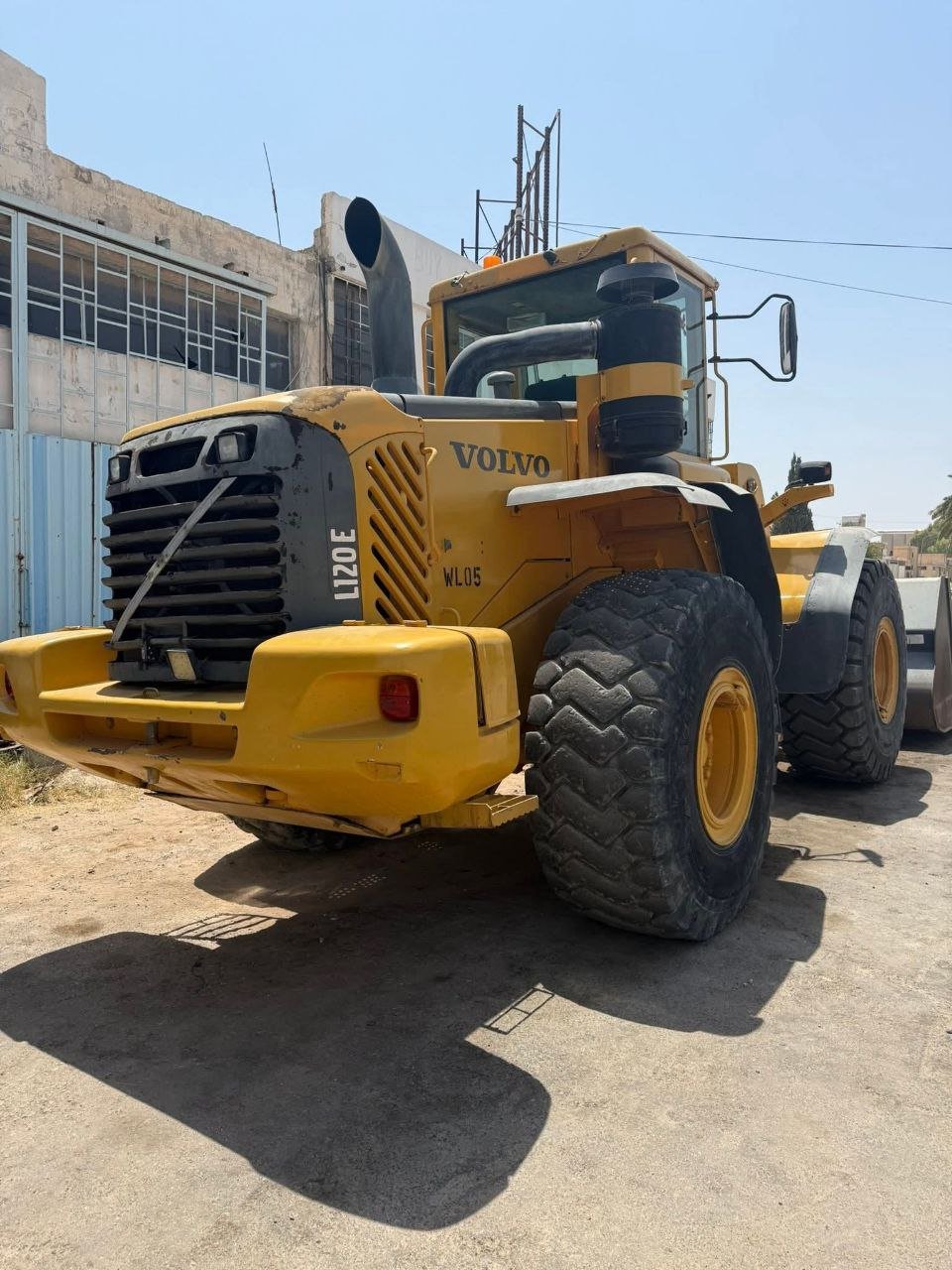 لودر فولفو للبيع في سوريا,  فولفو L120E موديل 2006 تواجد دمشق, أفضل موقع لبيع الشاحنات والمعدات الثقيلة في سوريا