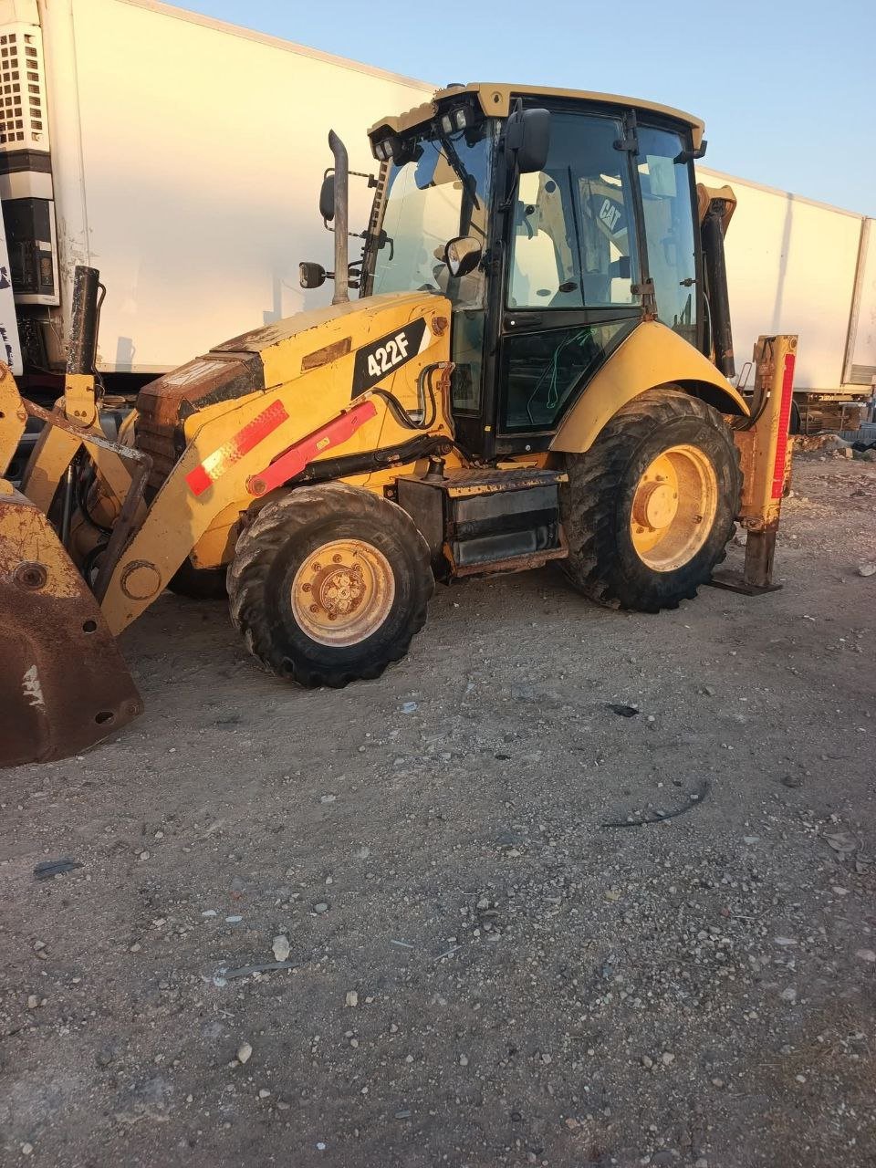 لودر كات للبيع في سوريا,  كات 422 موديل 2015 تواجد درعا, أفضل موقع لبيع الشاحنات والمعدات الثقيلة في سوريا