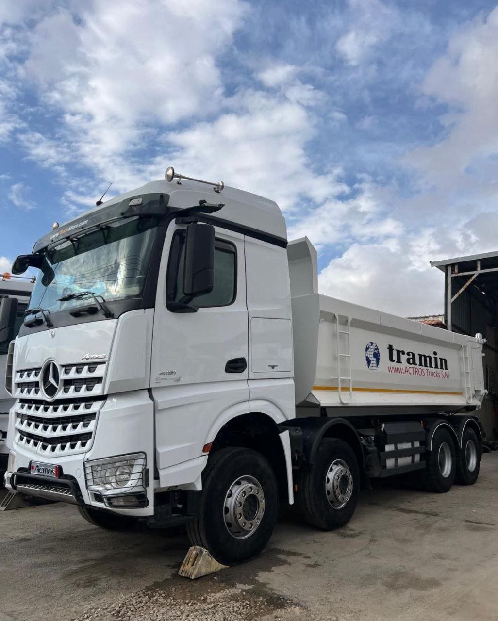 شاحنة مرسيدس MP5 للبيع في دمشق, مرسيدس MP5 موديل 2021 تواجد دمشق, أفضل موقع لبيع الشاحنات والمعدات الثقيلة في سوريا