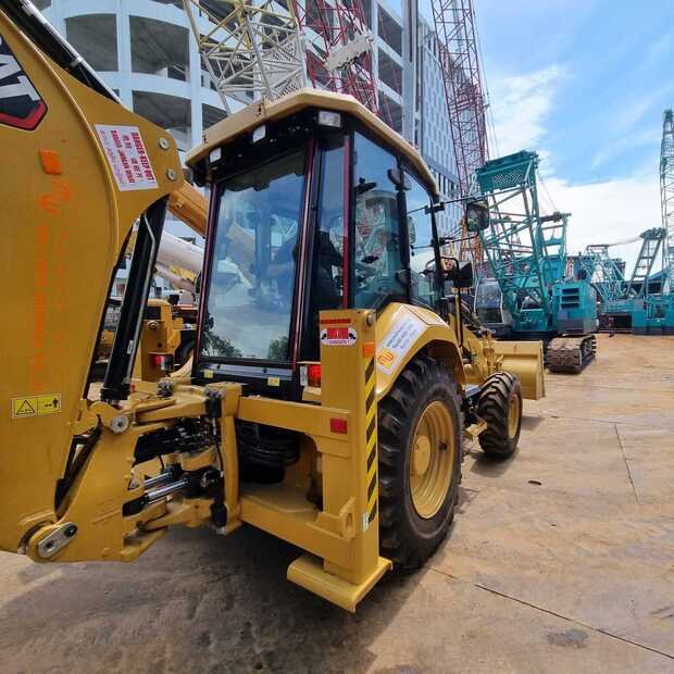 لودر Caterpillar للبيع,  Caterpillar 424 موديل 2024 استيراد من اوروبا, أفضل موقع لبيع الشاحنات والمعدات الثقيلة في سوريا