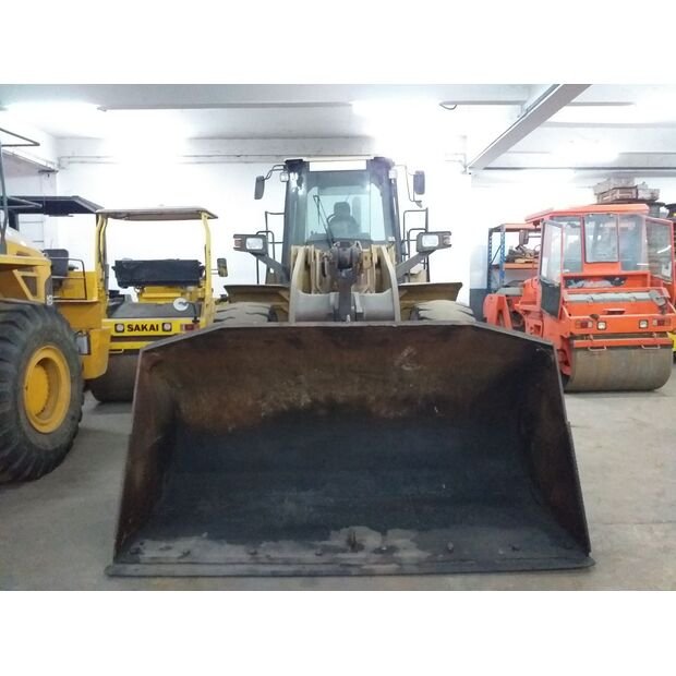 Caterpillar loader for sale, Caterpillar 962G model 1999 imported from Europe, the best website for selling trucks and heavy equipment in Syria