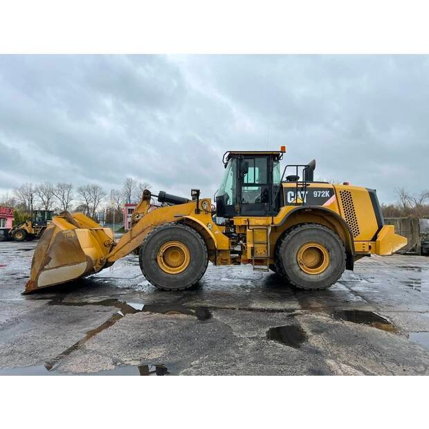 Caterpillar loader for sale, Caterpillar 972K model 2014 imported from Europe, the best website for selling trucks and heavy equipment in Syria