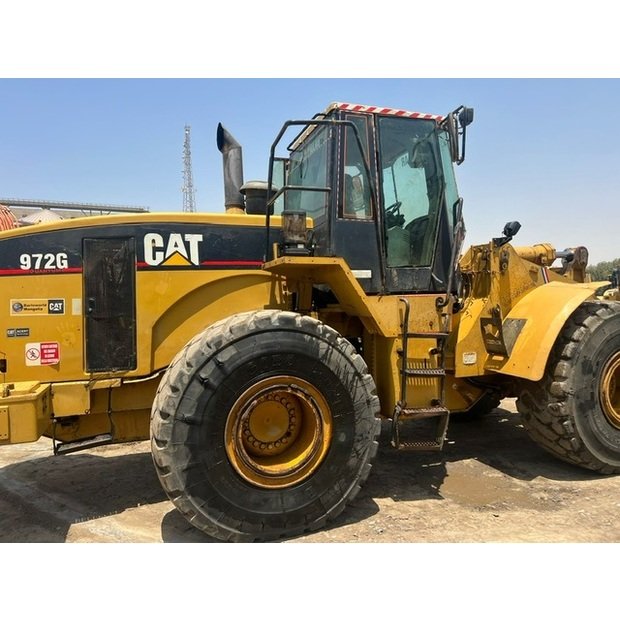 Caterpillar loader for sale, Caterpillar 972G2 model 2002, imported from Europe, the best site to sell trucks and heavy equipment in Syria