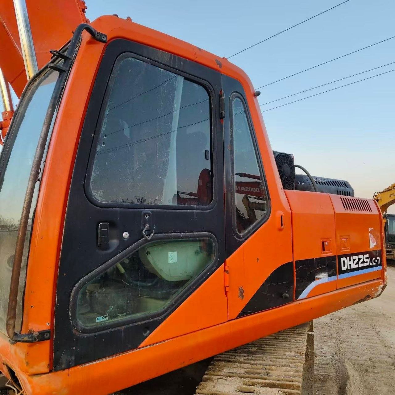 حفار Doosan للبيع في دمشق,  Doosan 225 موديل 2016 تواجد دمشق, أفضل موقع لبيع الشاحنات والمعدات الثقيلة في مصر