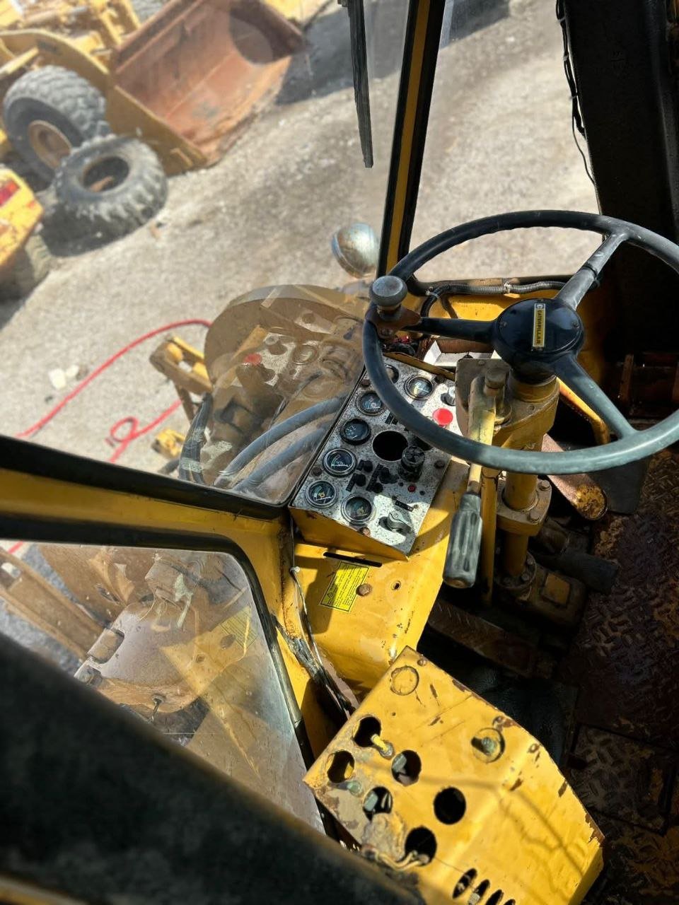 CAT loader for sale in Damascus, CAT 950C model 1972 located in Damascus, the best site for selling trucks and heavy equipment in Syria