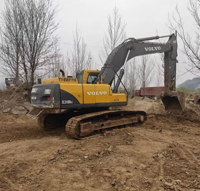 clean Volvo Loader ready for sale, 0944521119