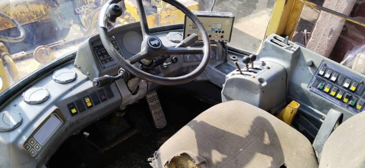 لوادرات للبيع في سوريا، لودر فولفو للبيع في سوريا، طراز 90 موديل 1994.