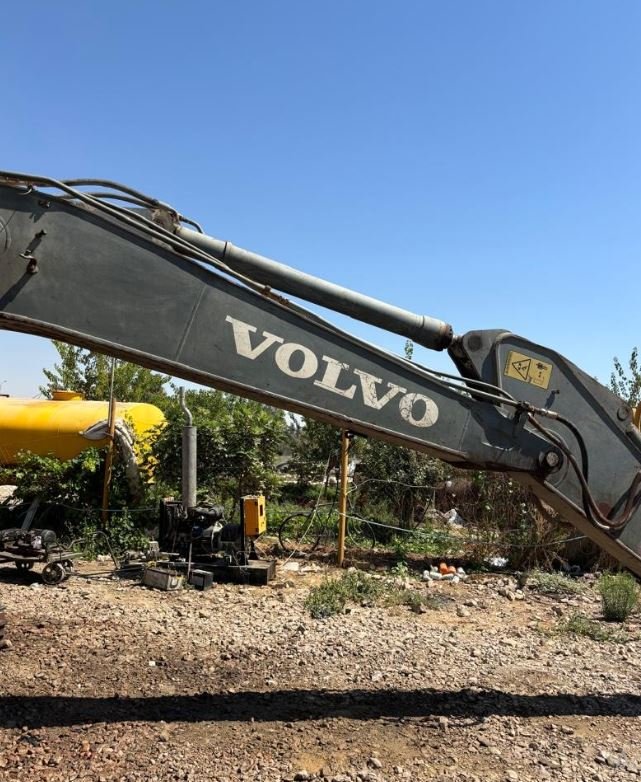 Loader Volvo for sell in Syria, Available in Latakia, model 2010