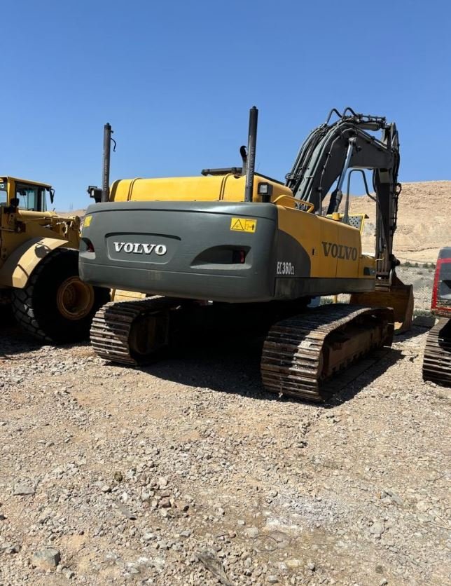Loader Volvo for sell in Syria, Available in Latakia, model 2010