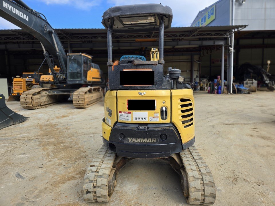 Mini Excavator for Sale, 2017 Model, This powerful 3.5 Ton, In Damascus
