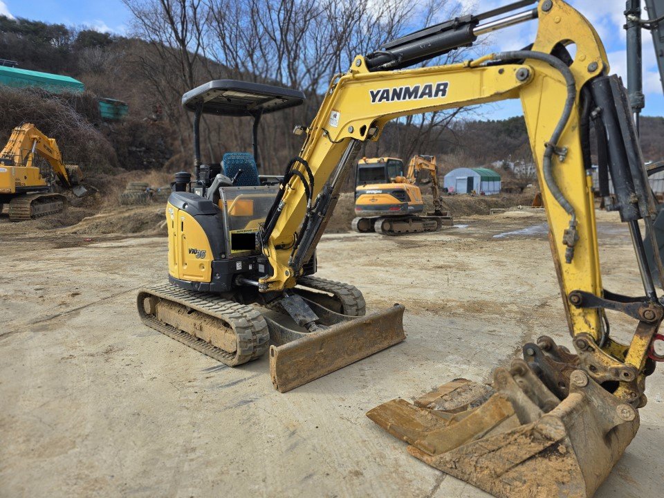 Mini Excavator for Sale, 2017 Model, This powerful 3.5 Ton, In Damascus