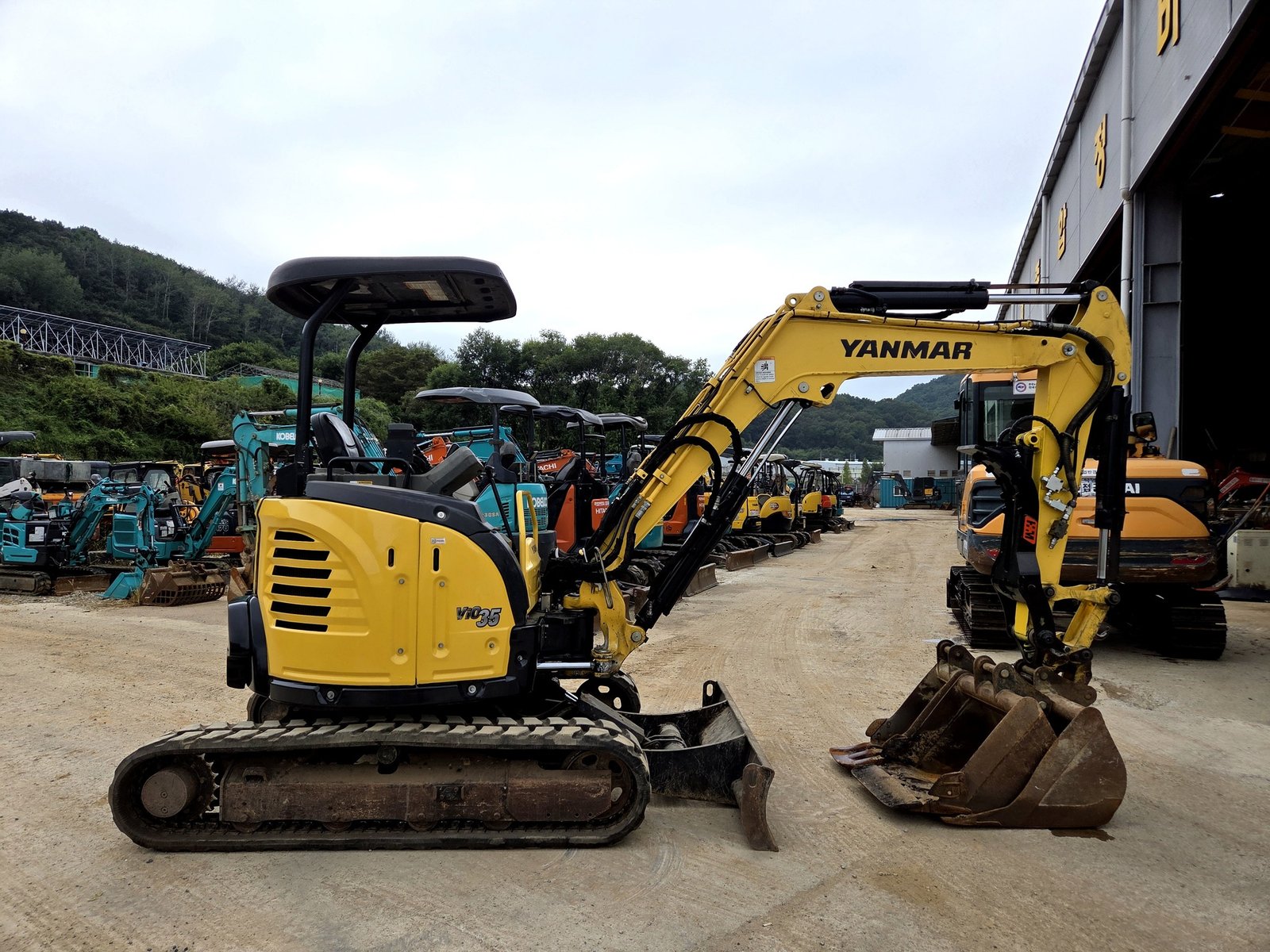 Mini Excavator for Sale, 2019 Model, This powerful 3.5 Ton, In Damascus